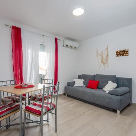 Apartments Mil - 30 M From Beach Ribarica Εξωτερικό φωτογραφία